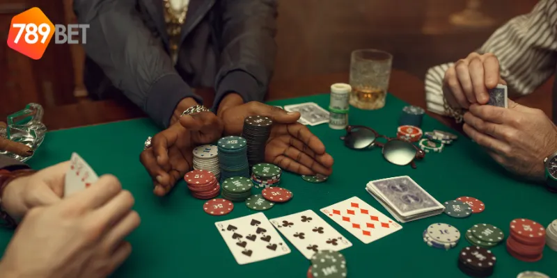 Những mẹo chơi poker pineapple